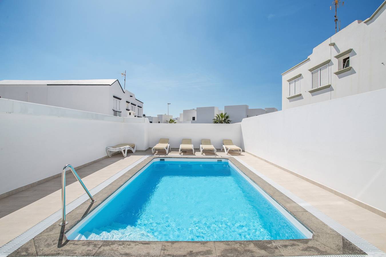Maison de vacances 'Casa Oasis' avec piscine, Wi-Fi, climatisation et terrasse. in Tías, Lanzarote