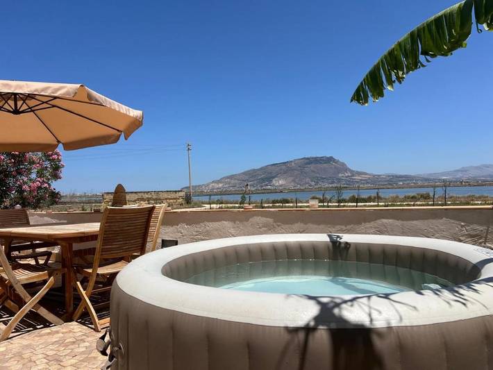 Casa vacanza per 10 persone, con giardino e panorama a Paceco