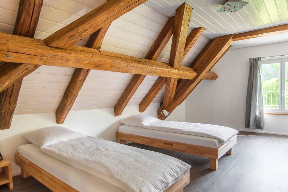 Ganze Wohnung, Leben \"Im Herzen der Farm\ in Porrentruy, Kanton Jura