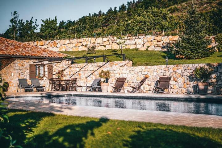 Casa de vacaciones para 6 personas, con piscina y vistas además de terraza y jardín, Se admiten mascotas - 1