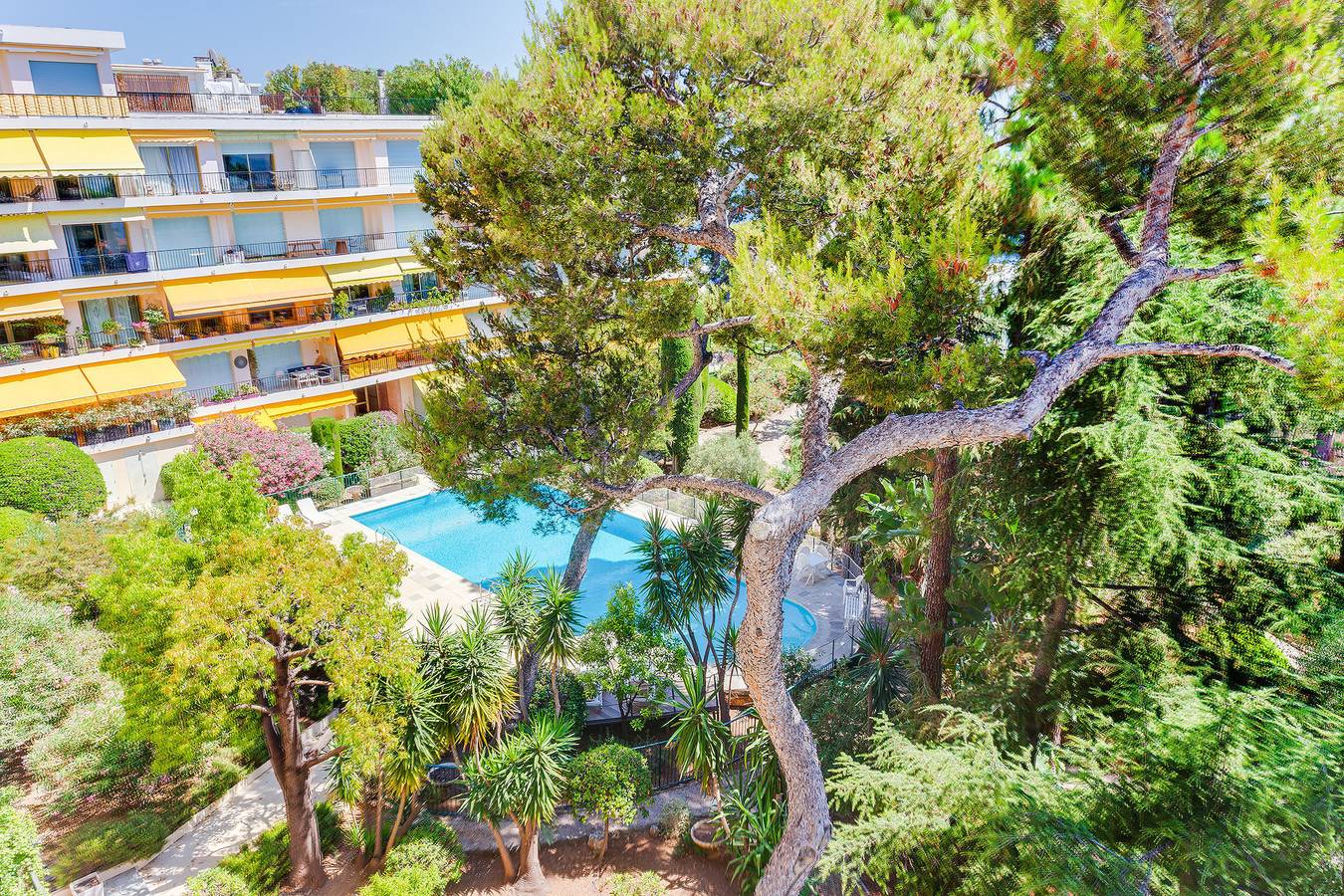 Ganze Wohnung, Le Bois Joli Ap4477 By Riviera Holiday Homes in Cap-d'Ail, Nizza und Umgebung