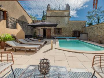 Gîte pour 6 personnes, avec jardin ainsi que piscine et terrasse, animaux acceptés à Montréal (Lanquedoc-Roussillon)