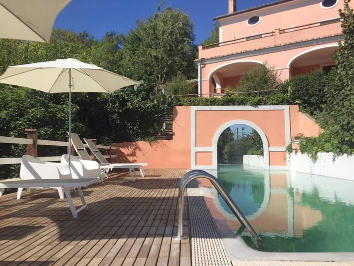 Stanza per 3 persone, con Terrazza e Giardino nonché Piscina e Panorama in Provincia di Salerno