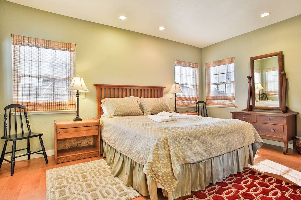 Sea Breeze \"5 Minuten zu Fuß zum Strand, umgestaltet! 15% ungerade bis Mai! in Dillon Beach, California North Coast