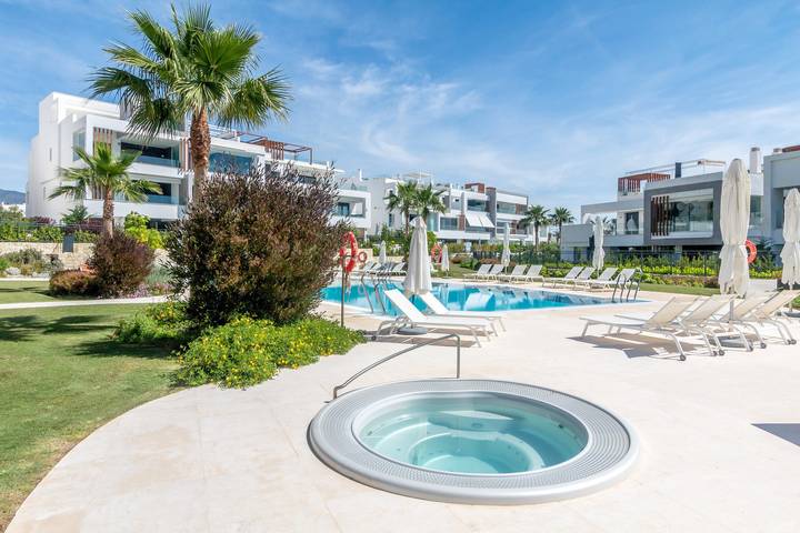 Appartement entier, Appartement 'Ground Floor 2bed Miradores Del Sol' avec piscine partagée, Wi-Fi et climatisation in Triangulo de Costalita, Estepona