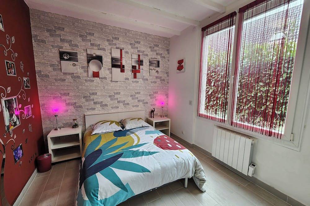 3-bedroom house surrounded by a garden near Paris and Disney in Pontault-Combault, Seine-et-Marne
