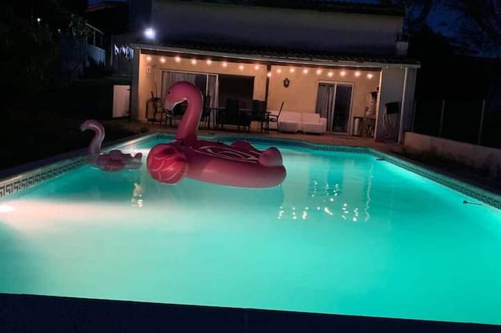 Location de vacances pour 14 personnes, avec piscine à Canaules-et-Argentières