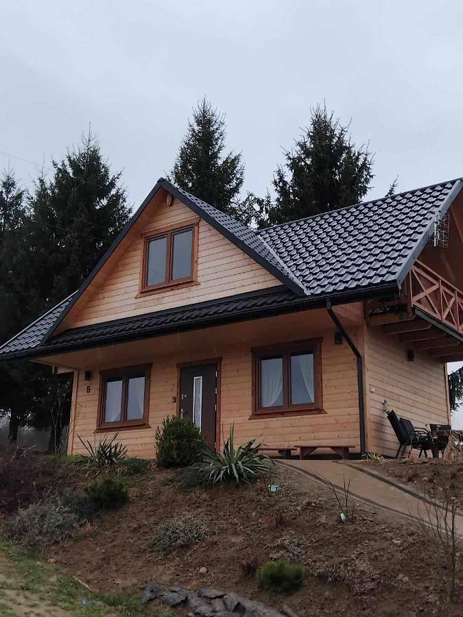 Domek letniskowy dla 10 osób, z Balkon i Taras oraz Ogród i Basen w Uherce Mineralne
