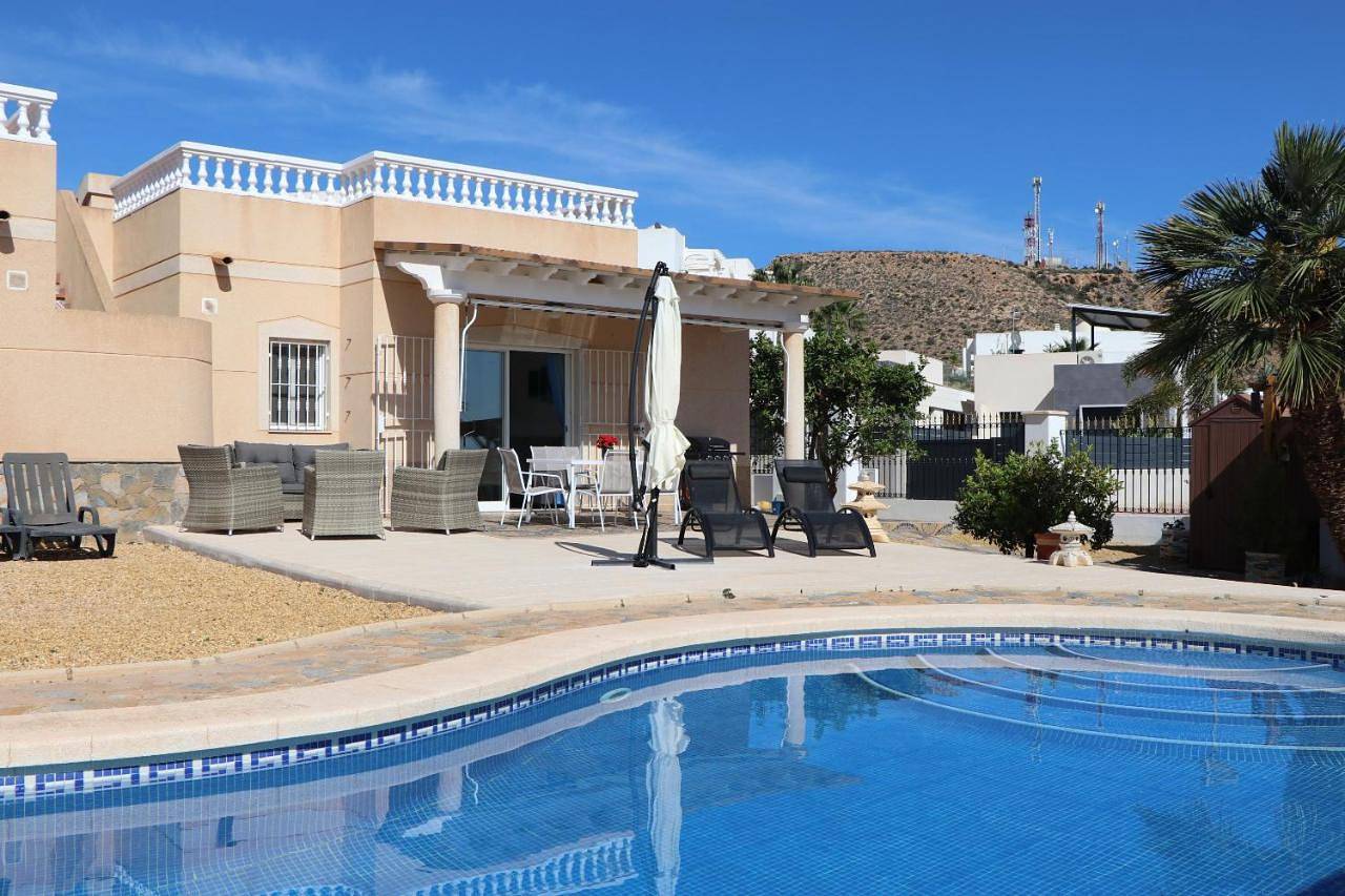 Apartamento entero, Chalet Athos, Ferienwohnung mit Pool,Dachterasse, Meer und Bergblick in San Juan de los Terreros in San Juan de los Terreros, Pulpí