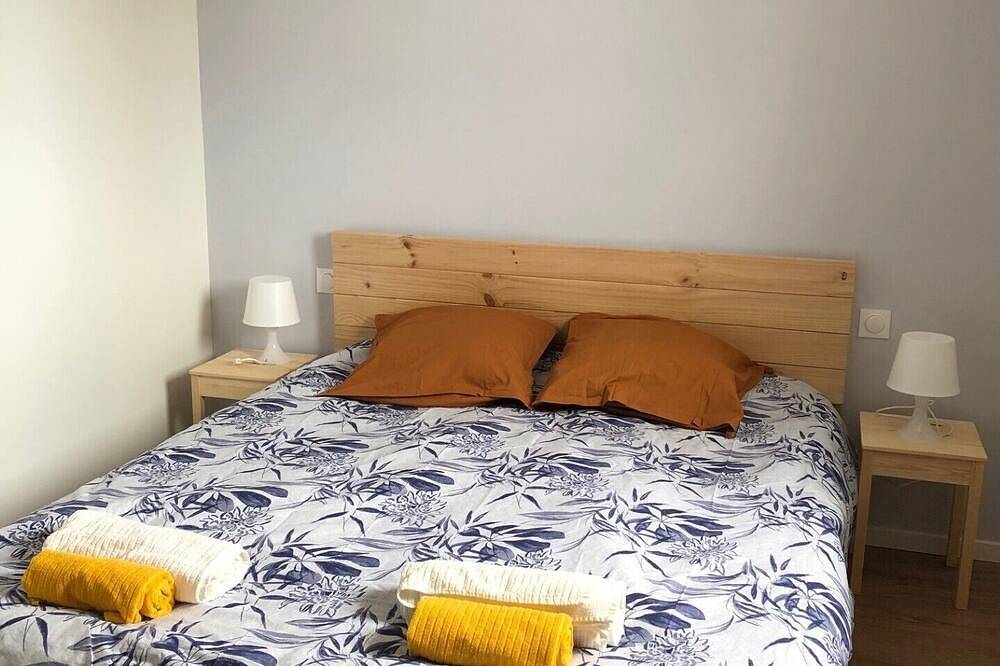 Bleuniou gîte with pool access (6 to 10 people). 2 minutes' walk from the beach. in Guissény, Brest und Umgebung