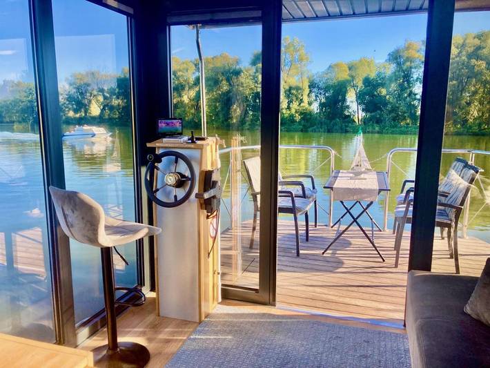 Ferienwohnung für 4 Personen, mit Balkon und Terrasse sowie Seeblick und Ausblick in Ketzin