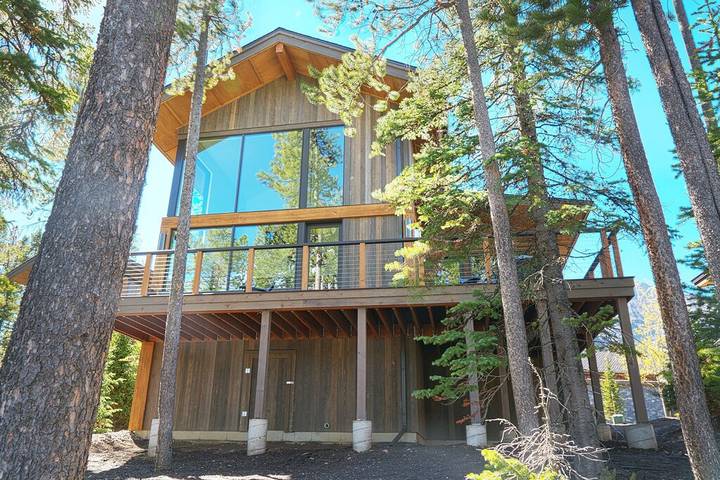 Vacation rental for 12 people, with balcony and hot tub in Big Sky