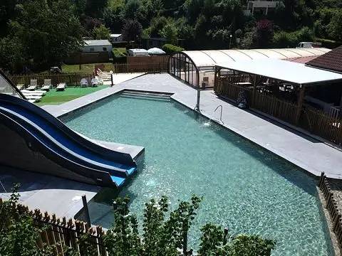 Camping pour 4 personnes dans le Cantal - 3