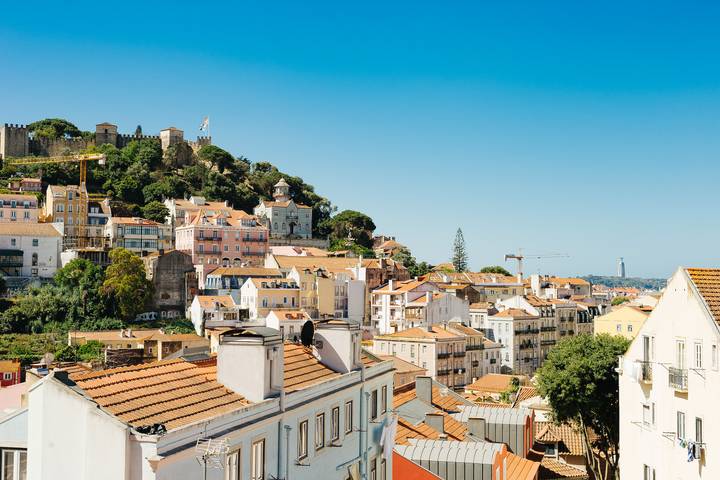 Ganze Wohnung, L8 Graca 2Bdr Pool Castle View & Park in Santa Maria Maior, Costa de Lisboa