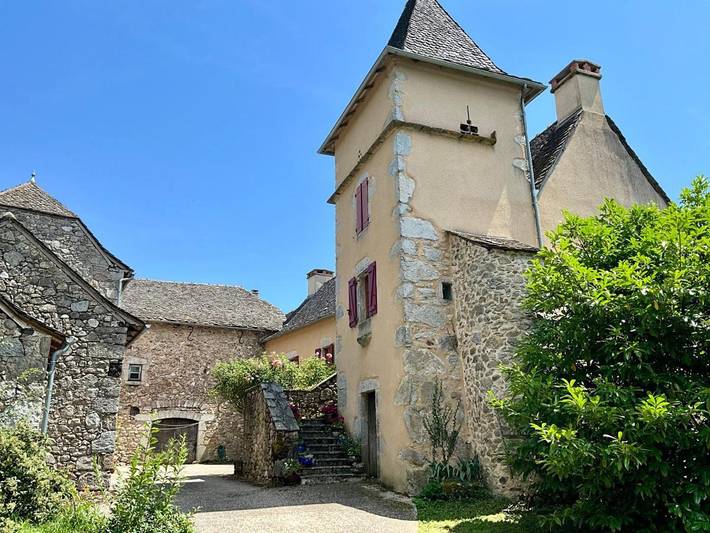 Location de vacances pour 10 personnes, avec Balcon et Terrasse ainsi que Jardin et Piscine dans Lunac