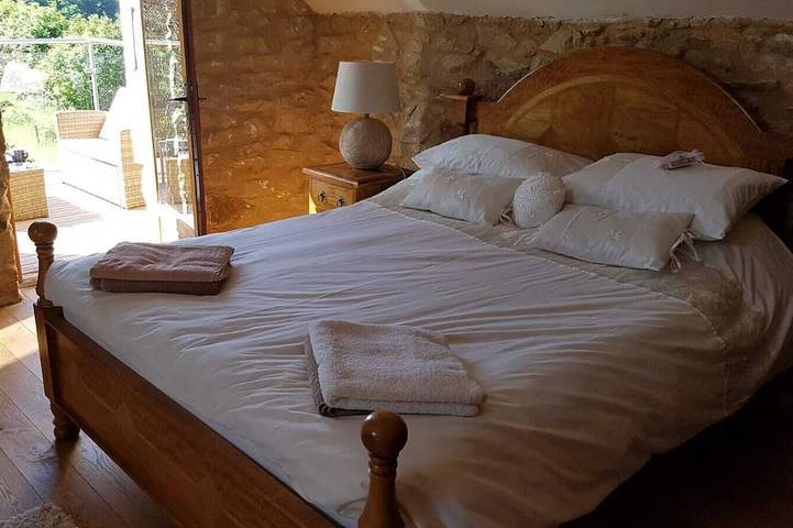 Location de vacances pour 8 personnes, avec jardin et jacuzzi à Pageas - 2
