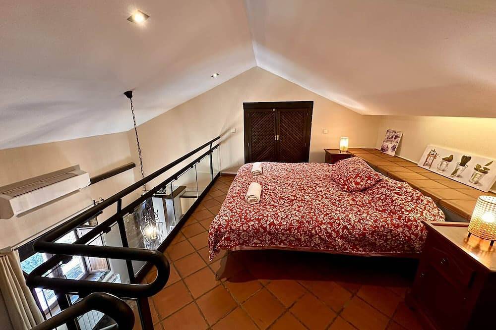 Entire apartment, Experiencia Inigualable con Vistas Impresionantes in Patones, Madrid Province