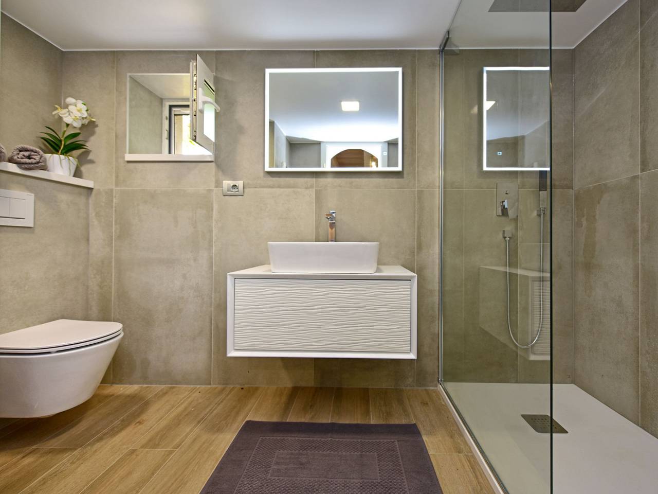 Hibiskus in Labinci, Općina Kaštelir - Labinci