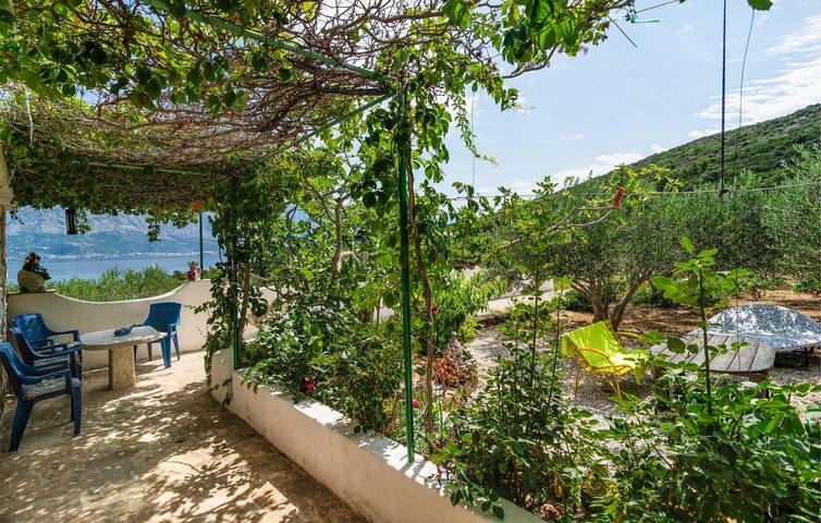 Apartment am Meer mit WLAN, Küche und Parkplatz – 400 m bis zur Küste in Brac