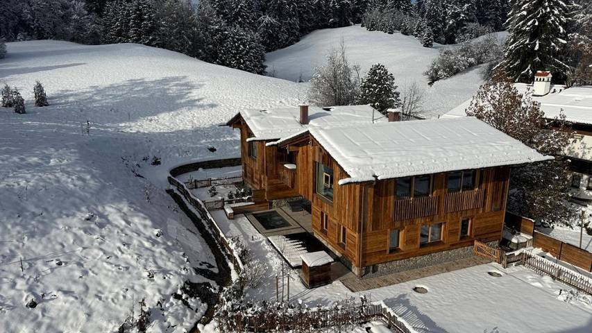 Chalet für 5 Personen, mit Garten und Pool sowie Sauna und Ausblick am Forggensee