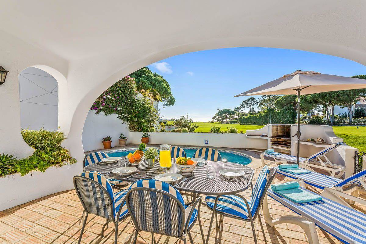 Villa Lobo in Vale do Lobo, Almancil