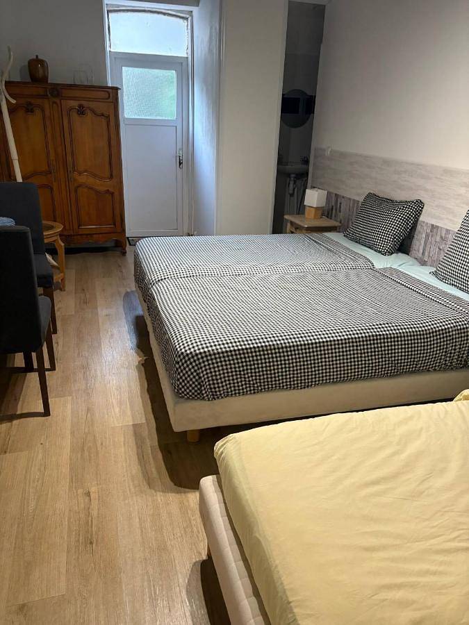 Hôtel pour 2 personnes, avec vue ainsi que vue sur le lac et jardin, adapté aux familles à Sennely - 4