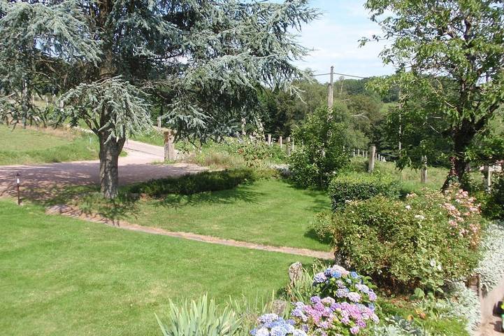 Gîte pour 3 personnes, avec jardin et piscine dans Le Clerjus - 4