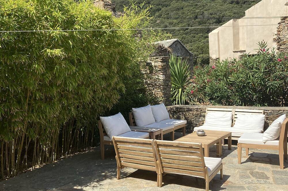 Maison de village surplombant le maquis in Ersa, Cap Corse