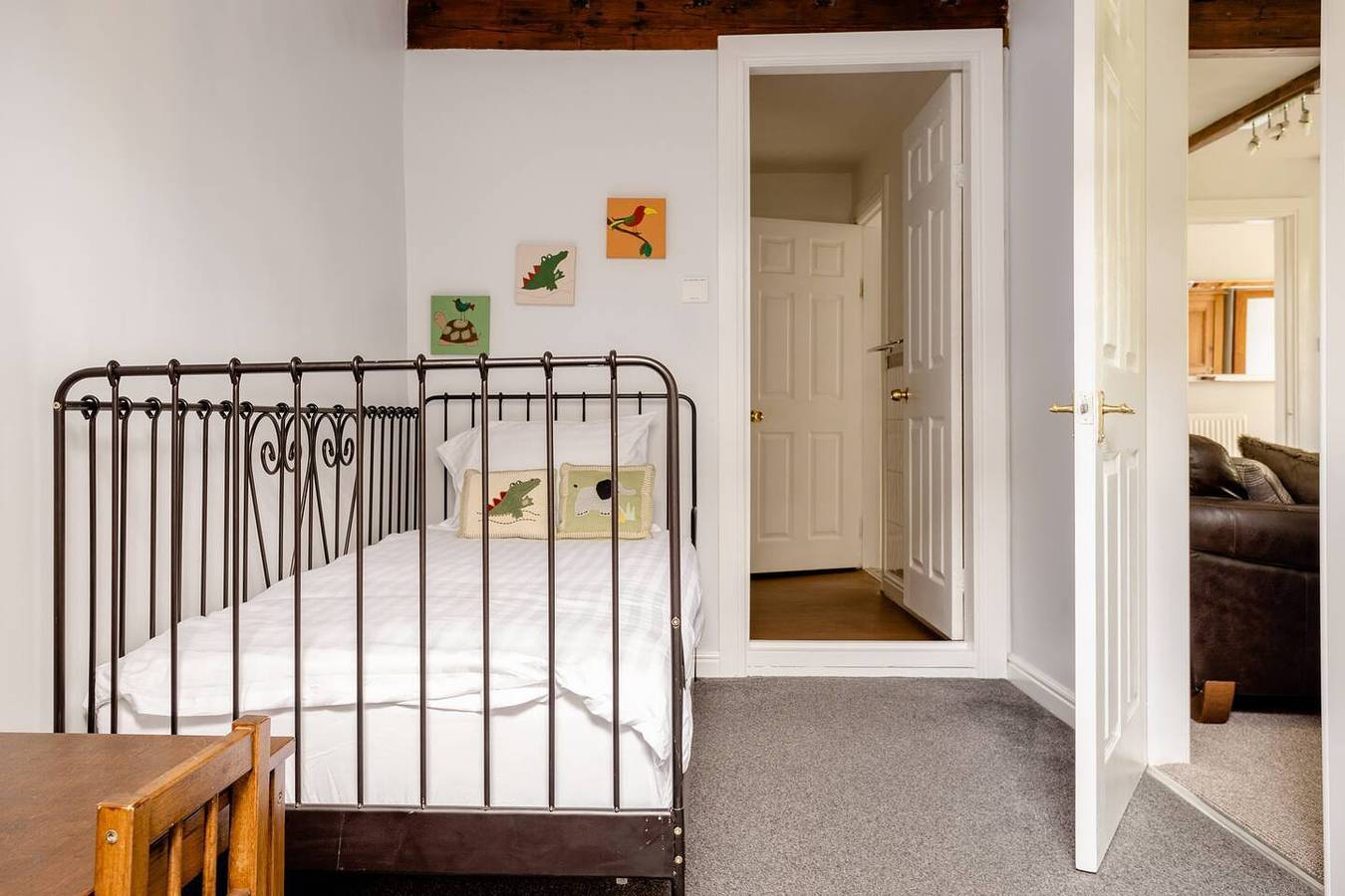 Entire holiday apartment, Oldmill-2Bed-Sleeps6-Hottub-Privategarden in West Yorkshire