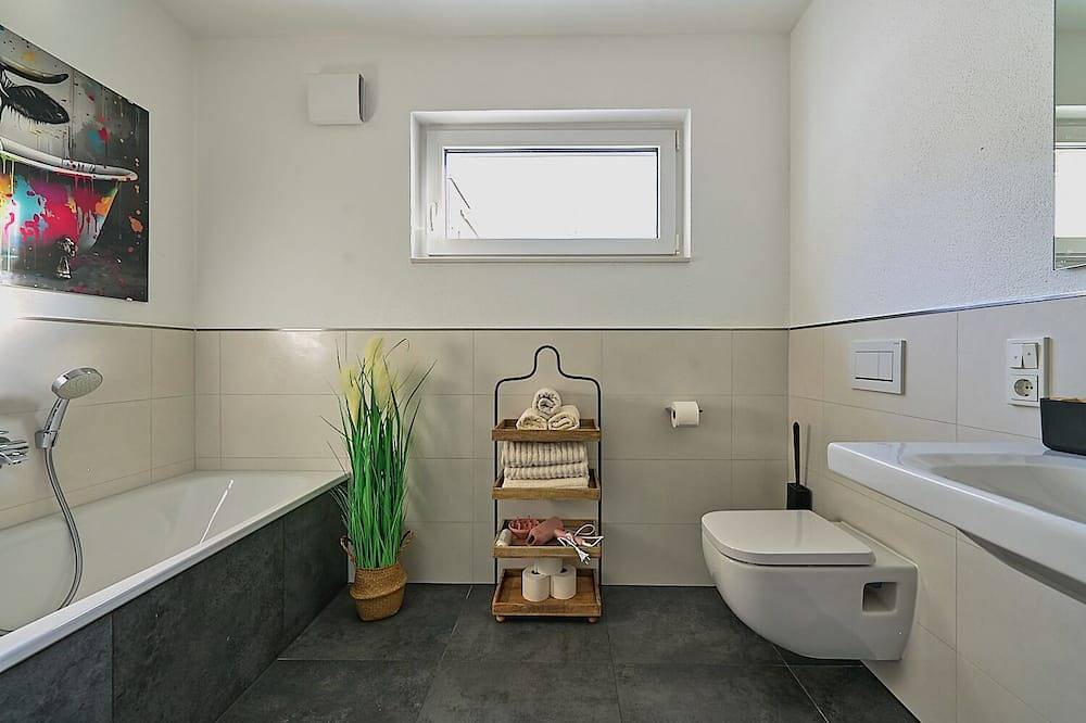 Ganze Wohnung, Luxus-Suite mit Infrarotsauna, Elektrokamin & Abtei-Panoramablick in Echternacherbrück, Eifelkreis Bitburg-Prüm