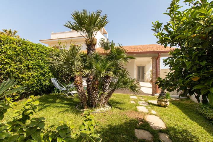 Casa vacanza per 5 persone, con Balcone e Giardino