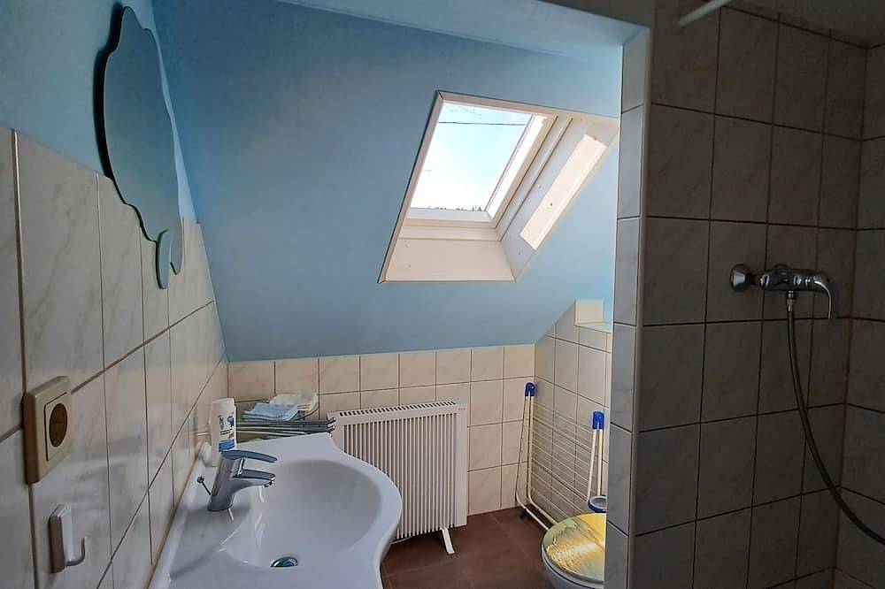 Ganze Wohnung, Allein im Häuschen,  4 Pers.(2 Pers.Nachlass a. Anfrage) Kamin, Natur, Rad, Ski. in Hammerbrücke, Muldenhammer