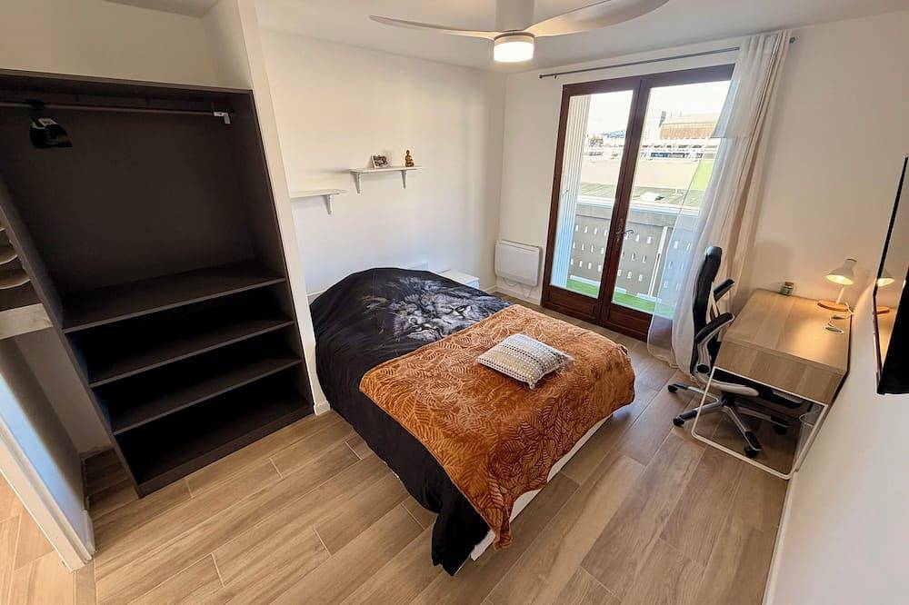Appartement entier, Appartement haute de gamme 4 chambres avec grand balcon in Toulon, Côte méditerranéenne (France)