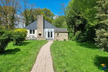 Gîte pour 10 personnes, avec terrasse et jardin dans Le Haut-Corlay