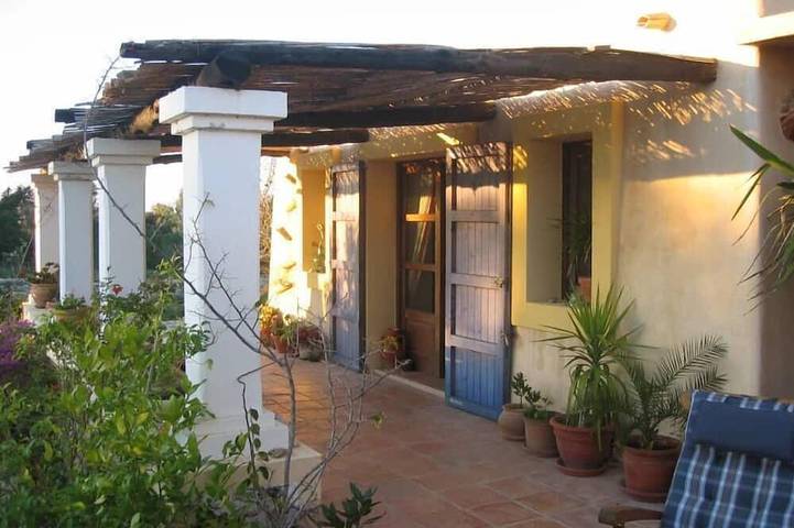 Gîte pour 2 personnes, avec Terrasse ainsi que Jardin et Piscine dans Playa d'en Bossa