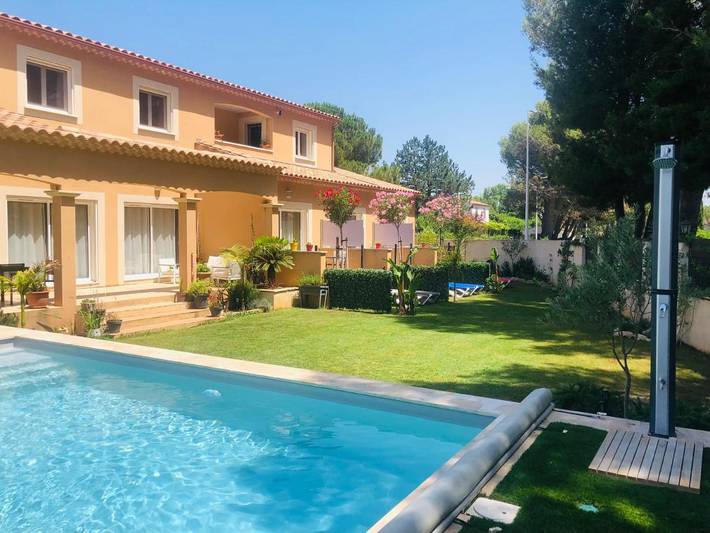Chambre d’hôte pour 2 personnes, avec jardin ainsi que vue et piscine