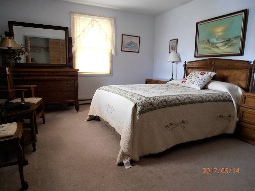 Log Cabin for 12 Guests in Deep Creek Lake, Garrett County