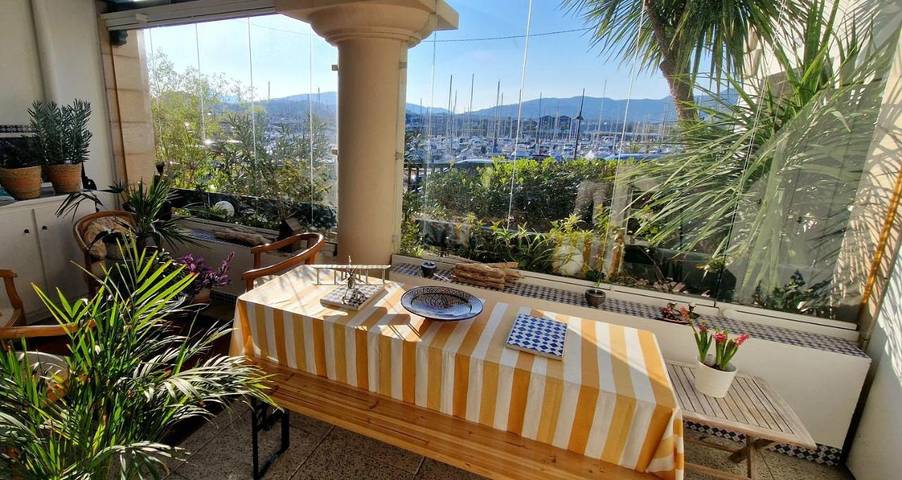 Appartement de vacances pour 6 personnes, avec vue ainsi que jardin et piscine