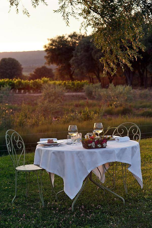 Station pour 2 personnes, avec jacuzzi et sauna ainsi que jardin et piscine à Saint-Saturnin-lès-Apt - 3