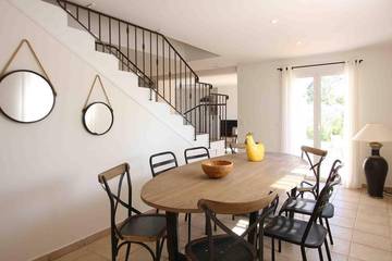 Villa pour 9 personnes, avec piscine et terrasse, animaux acceptés à Calvi