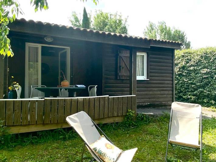 Location de vacances pour 3 personnes, avec piscine et terrasse à Villegly - 2