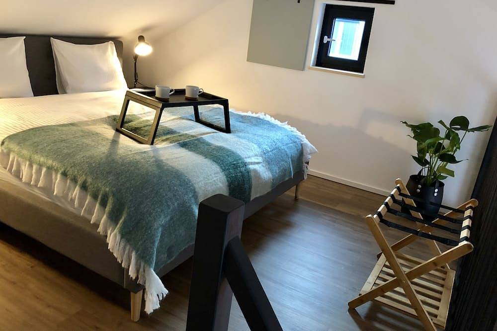 Geheel appartement, Appartement in oude school voor twee personen in Heerlen, Parkstad Limburg