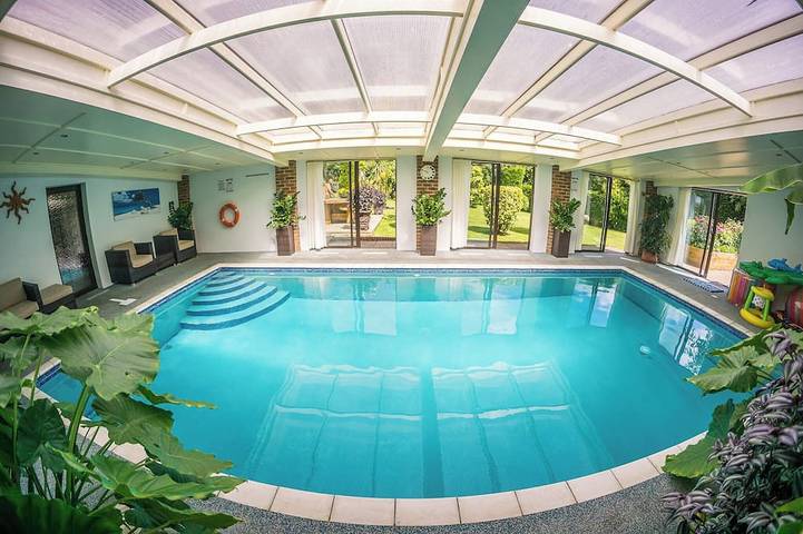 Gîte pour 4 personnes, avec sauna et jacuzzi ainsi que piscine et jardin - 1