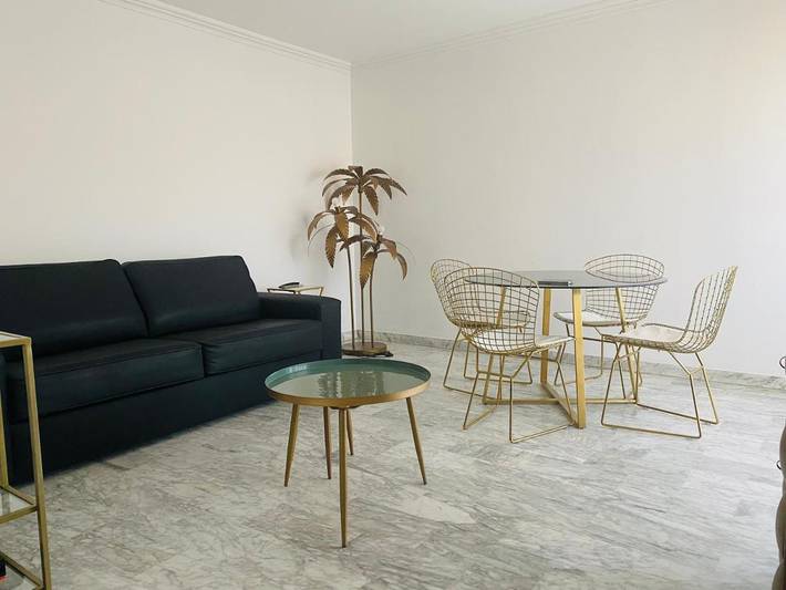 Gîte pour 4 personnes, avec terrasse dans Office de Tourisme d'Antibes - 2