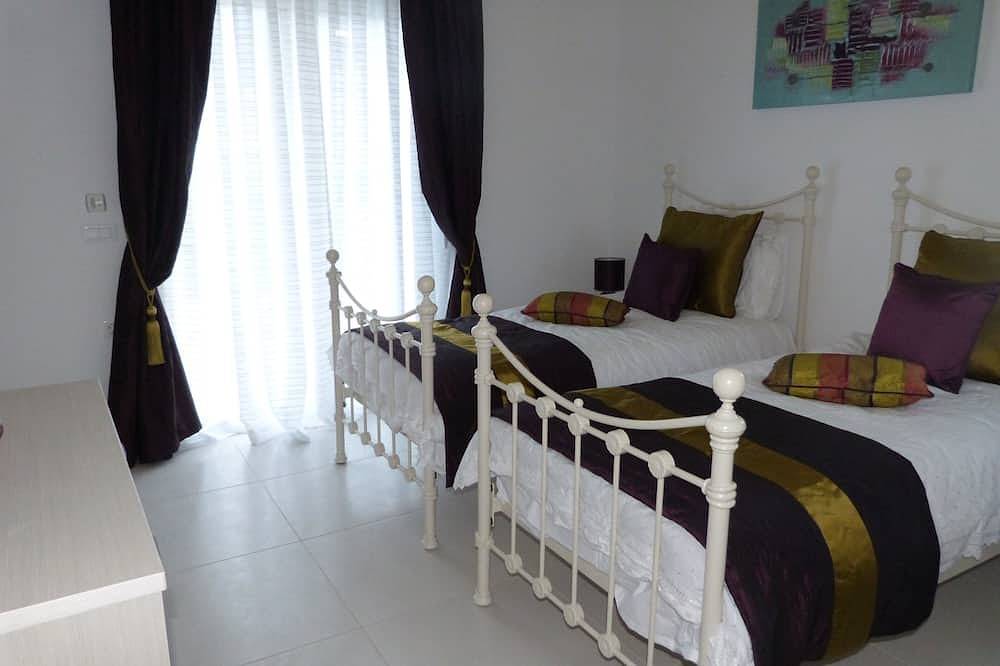 Private 2 Schlafzimmer Villa mit kleinem Pool im Zentrum von Elounda in Elounda, Kreta Norden