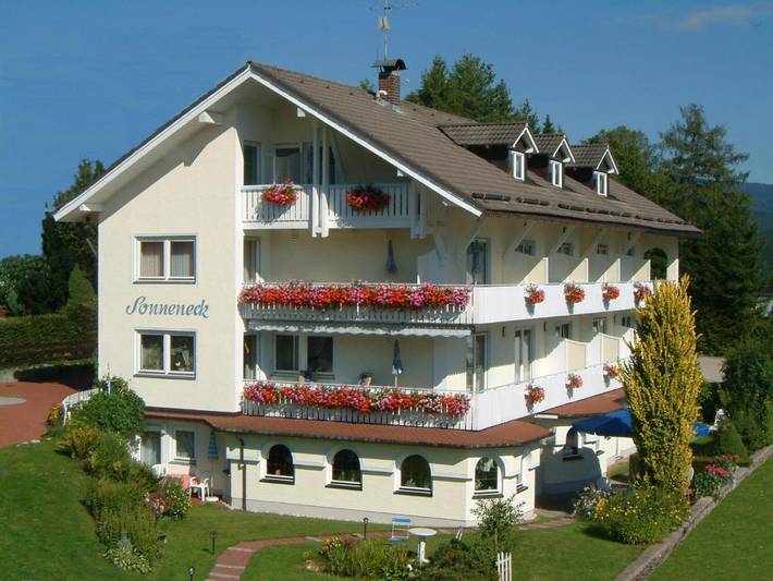 Gästehaus für 2 Personen, mit Balkon und Terrasse sowie Whirlpool und Garten