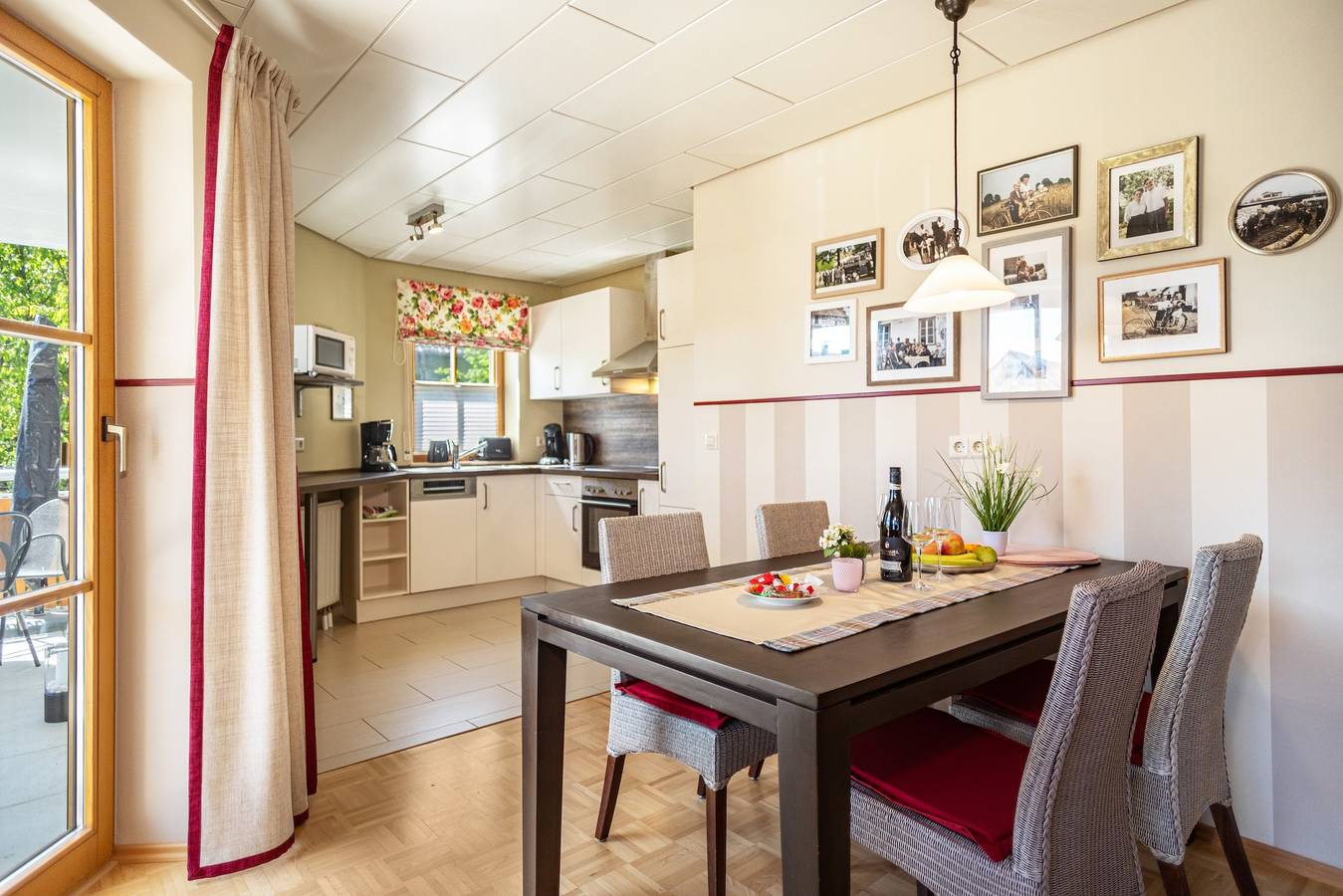 Entire apartment, Cosy Vacation Apartment 3 on "Trostelhof" with Balcony in Neufrach, Salem