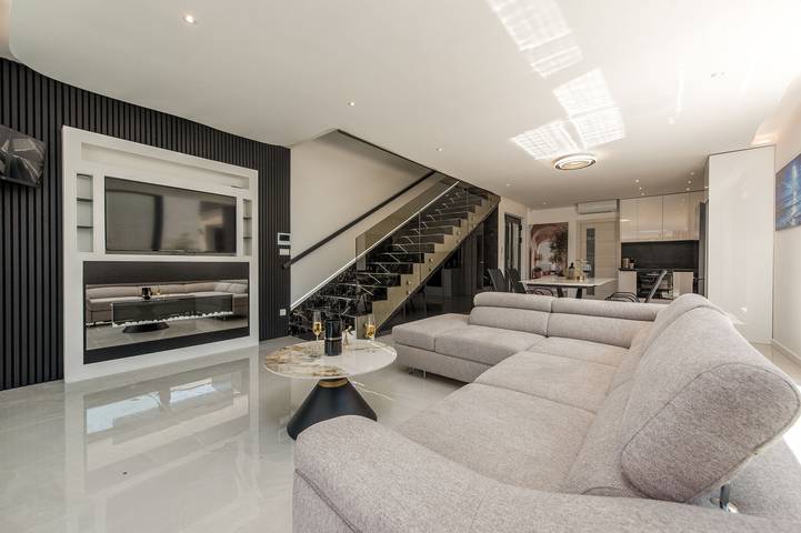 Villa pour 8 personnes, avec balcon et piscine dans Vir - 2