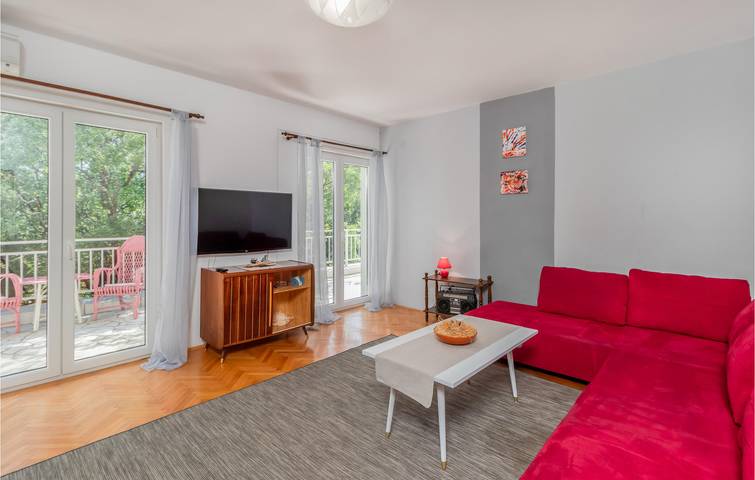 Gemütliche Ferienwohnung mit Meerblick, Terrasse und Parkplatz – in der Nähe von Klenovica in Povile, Primorje-Gorski Kotar