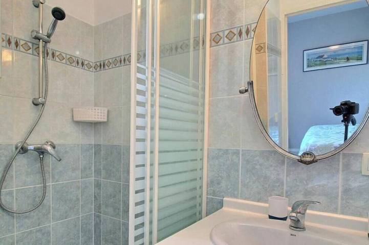 Large House 4 bedrooms. 125 m2 .2 closed garages in Ploeren, Côte des Mégalithes